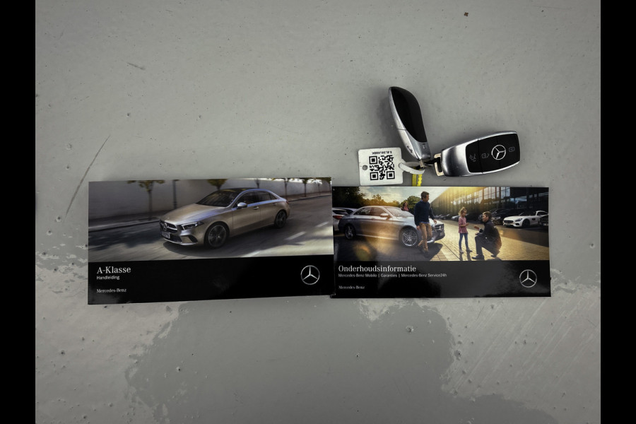 Mercedes-Benz A-Klasse 180 Advantage | Lichtmetalen velgen | Wide screen | Navigatie | Parking support met Camera achter | Inclusief 24 maanden Mercedes-Benz Certified garantie voor Europa.