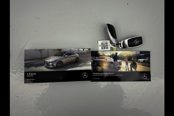 Mercedes-Benz A-Klasse 180 Advantage | Lichtmetalen velgen | Wide screen | Navigatie | Parking support met Camera achter | Inclusief 24 maanden Mercedes-Benz Certified garantie voor Europa.