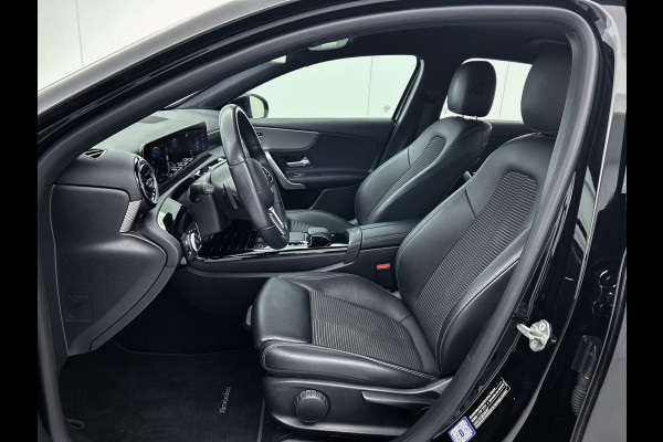 Mercedes-Benz A-Klasse 180 Advantage | Lichtmetalen velgen | Wide screen | Navigatie | Parking support met Camera achter | Inclusief 24 maanden Mercedes-Benz Certified garantie voor Europa.