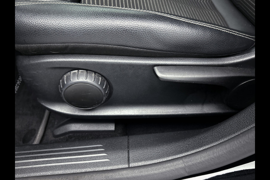 Mercedes-Benz A-Klasse 180 Advantage | Lichtmetalen velgen | Wide screen | Navigatie | Parking support met Camera achter | Inclusief 24 maanden Mercedes-Benz Certified garantie voor Europa.