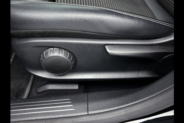 Mercedes-Benz A-Klasse 180 Advantage | Lichtmetalen velgen | Wide screen | Navigatie | Parking support met Camera achter | Inclusief 24 maanden Mercedes-Benz Certified garantie voor Europa.