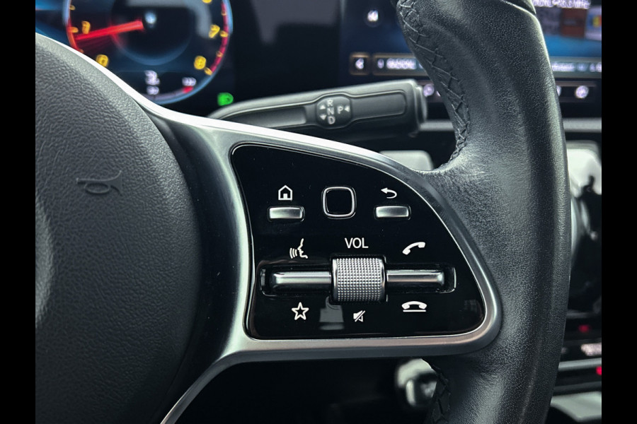 Mercedes-Benz A-Klasse 180 Advantage | Lichtmetalen velgen | Wide screen | Navigatie | Parking support met Camera achter | Inclusief 24 maanden Mercedes-Benz Certified garantie voor Europa.