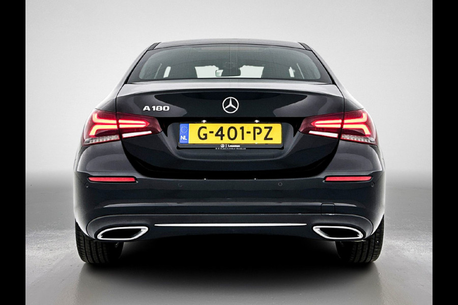 Mercedes-Benz A-Klasse 180 Advantage | Lichtmetalen velgen | Wide screen | Navigatie | Parking support met Camera achter | Inclusief 24 maanden Mercedes-Benz Certified garantie voor Europa.