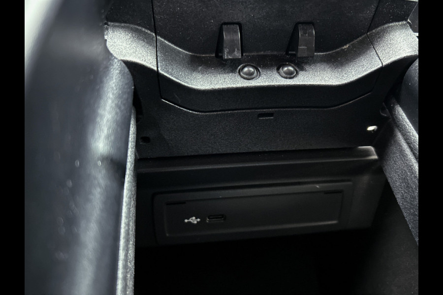 Mercedes-Benz A-Klasse 180 Advantage | Lichtmetalen velgen | Wide screen | Navigatie | Parking support met Camera achter | Inclusief 24 maanden Mercedes-Benz Certified garantie voor Europa.
