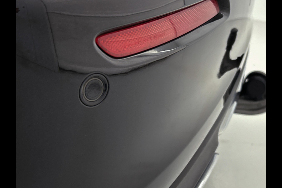Mercedes-Benz A-Klasse 180 Advantage | Lichtmetalen velgen | Wide screen | Navigatie | Parking support met Camera achter | Inclusief 24 maanden Mercedes-Benz Certified garantie voor Europa.