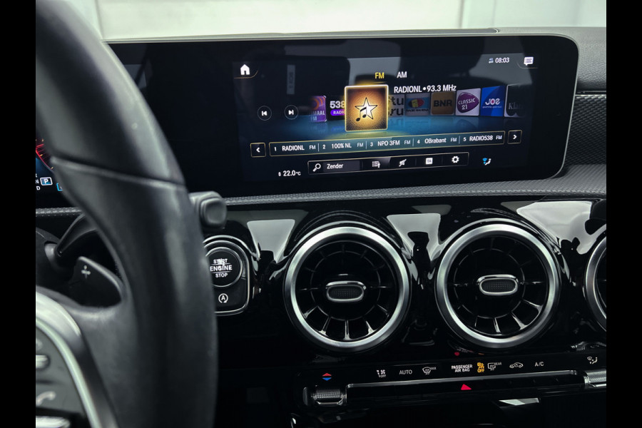 Mercedes-Benz A-Klasse 180 Advantage | Lichtmetalen velgen | Wide screen | Navigatie | Parking support met Camera achter | Inclusief 24 maanden Mercedes-Benz Certified garantie voor Europa.