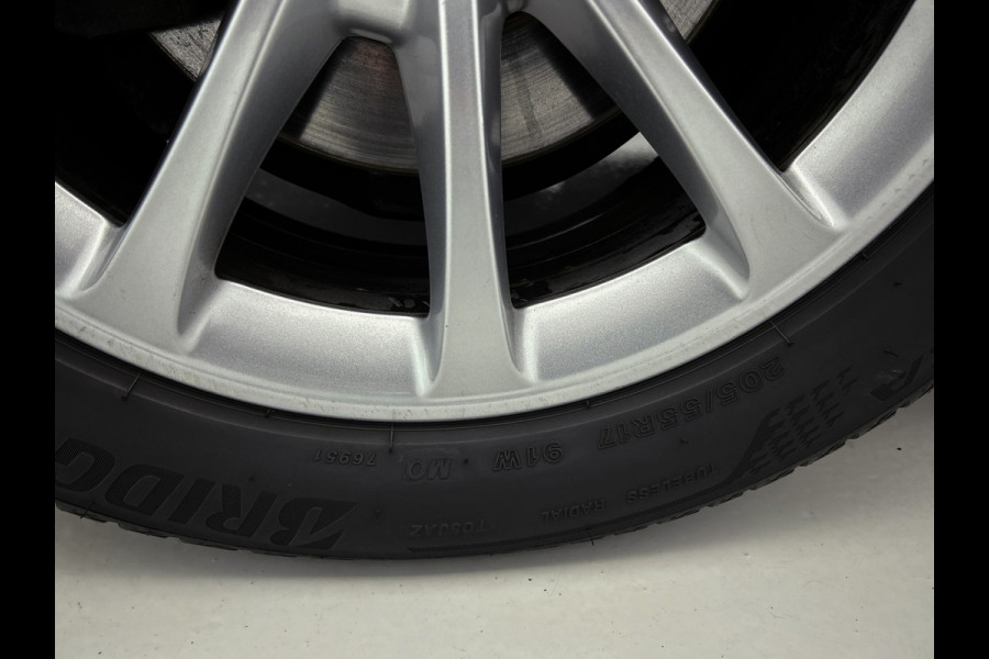 Mercedes-Benz A-Klasse 180 Advantage | Lichtmetalen velgen | Wide screen | Navigatie | Parking support met Camera achter | Inclusief 24 maanden Mercedes-Benz Certified garantie voor Europa.