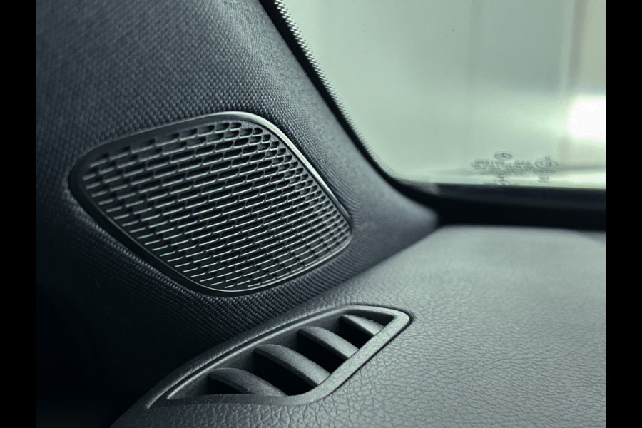 Mercedes-Benz A-Klasse 180 Advantage | Lichtmetalen velgen | Wide screen | Navigatie | Parking support met Camera achter | Inclusief 24 maanden Mercedes-Benz Certified garantie voor Europa.