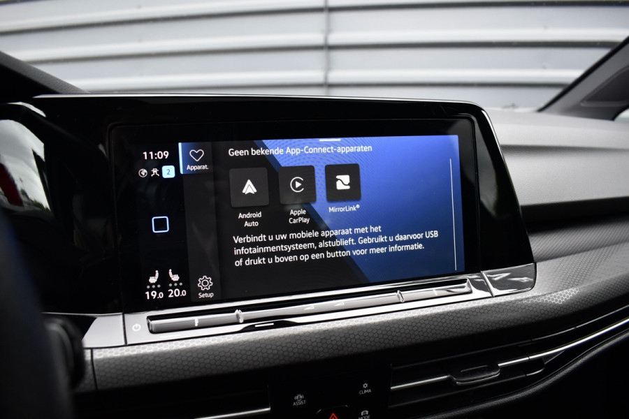 Volkswagen Golf 2.0 TSI GTI | Panoramadak | ACC | Matrix-LED | Stoel + Stuurverwarming | CarPlay |