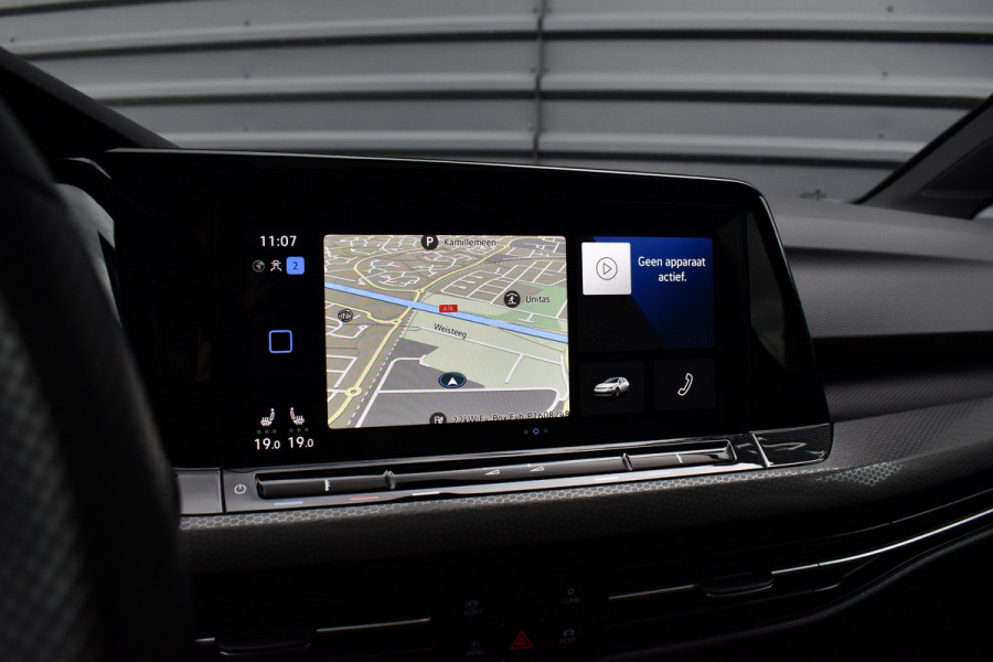 Volkswagen Golf 2.0 TSI GTI | Panoramadak | ACC | Matrix-LED | Stoel + Stuurverwarming | CarPlay |