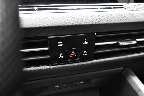 Volkswagen Golf 2.0 TSI GTI | Panoramadak | ACC | Matrix-LED | Stoel + Stuurverwarming | CarPlay |