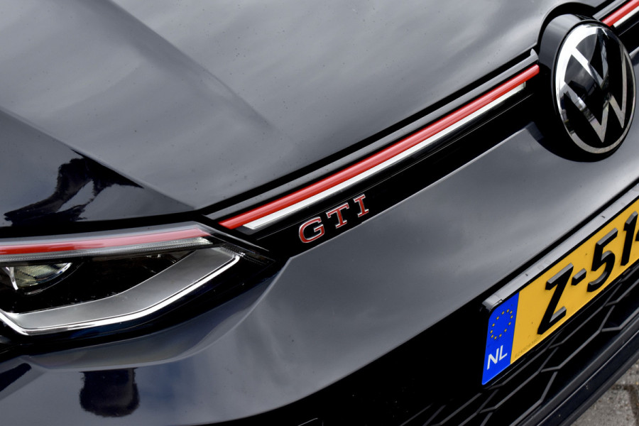Volkswagen Golf 2.0 TSI GTI | Panoramadak | ACC | Matrix-LED | Stoel + Stuurverwarming | CarPlay |