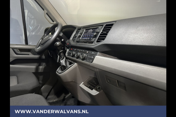 Volkswagen Crafter 2.0 TDI 141pk L3H2 (Oude L2H1) Euro6 Airco | Camera | Apple Carplay | 3000kg Trekhaak | Cruisecontrol Android Auto, Parkeersensoren, Bijrijdersbank