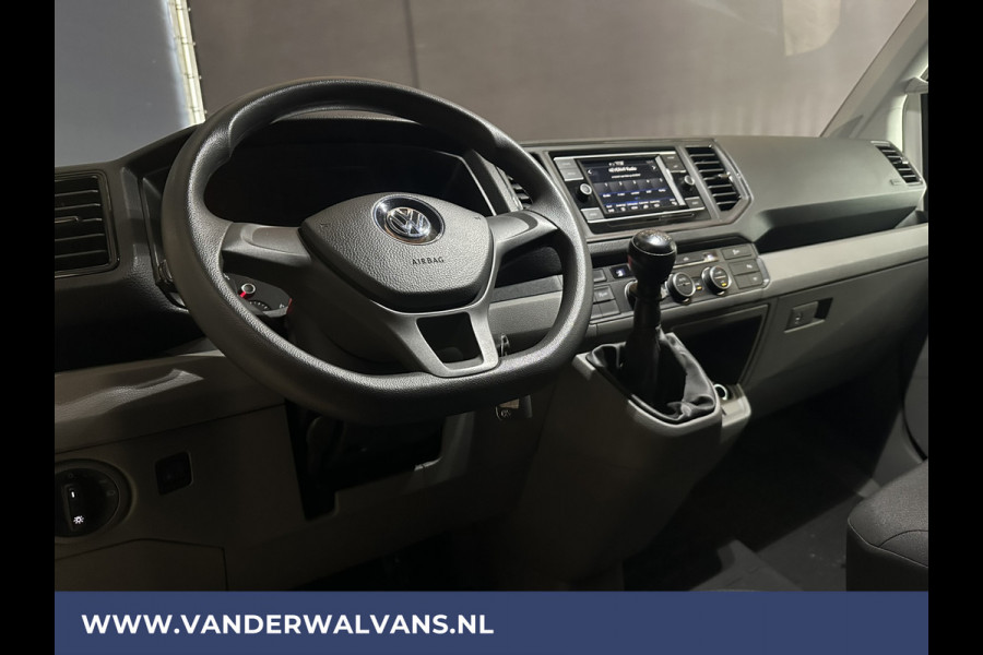 Volkswagen Crafter 2.0 TDI 141pk L3H2 (Oude L2H1) Euro6 Airco | Camera | Apple Carplay | 3000kg Trekhaak | Cruisecontrol Android Auto, Parkeersensoren, Bijrijdersbank