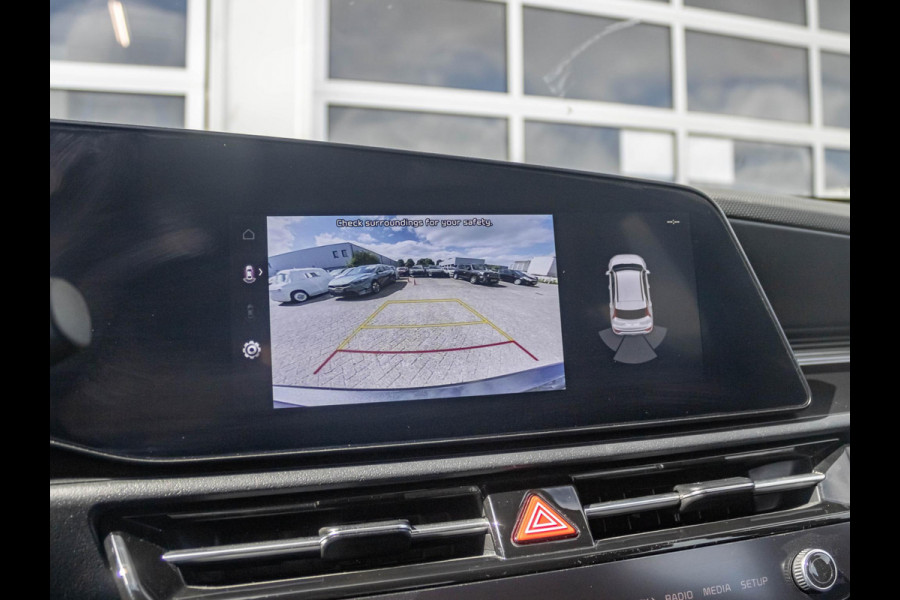 Kia Niro EV Light Edition 64.8 kWh Adaptieve cruise control l Navigatie l achteruitrijcamera