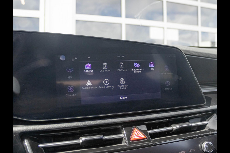 Kia Niro EV Light Edition 64.8 kWh Adaptieve cruise control l Navigatie l achteruitrijcamera
