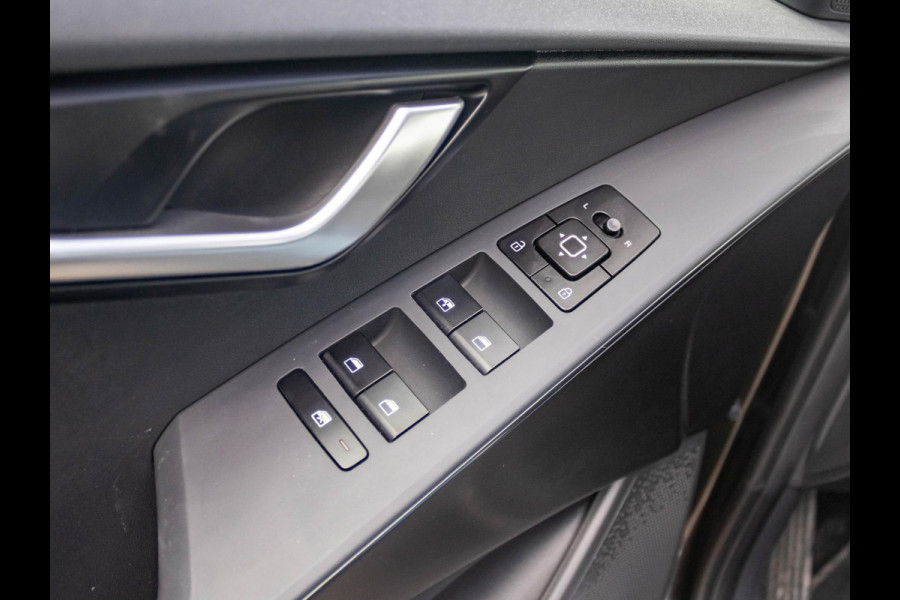 Kia Niro EV Light Edition 64.8 kWh Adaptieve cruise control l Navigatie l achteruitrijcamera