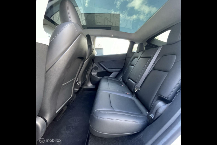 Tesla Model Y Wit 2023 MMX PACK