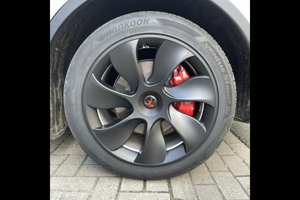 Tesla Model Y Wit 2023 MMX PACK