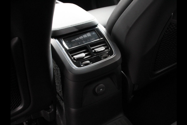 Volvo XC90 2.0 T8 Recharge 391pk AWD Inscription Expression Demo! | Luchtvering | Trekhaak | Navigatie | Camera 360 | Climate Control |