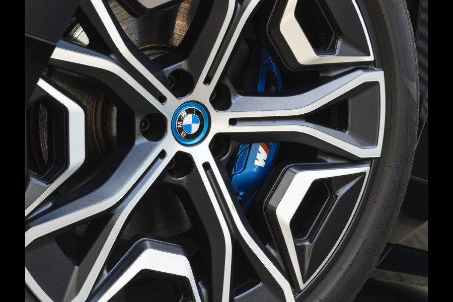 BMW iX M60 - Pano - Bowers & Wilkins - Driving Ass Prof