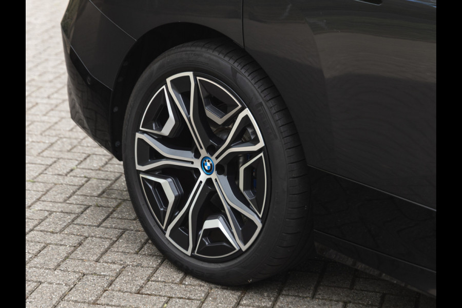 BMW iX M60 - Pano - Bowers & Wilkins - Driving Ass Prof