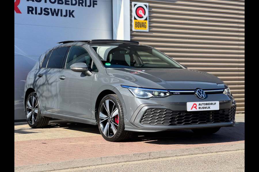 Volkswagen Golf 1.4 eHybrid GTE Pano/HuD/Camera/Matrix