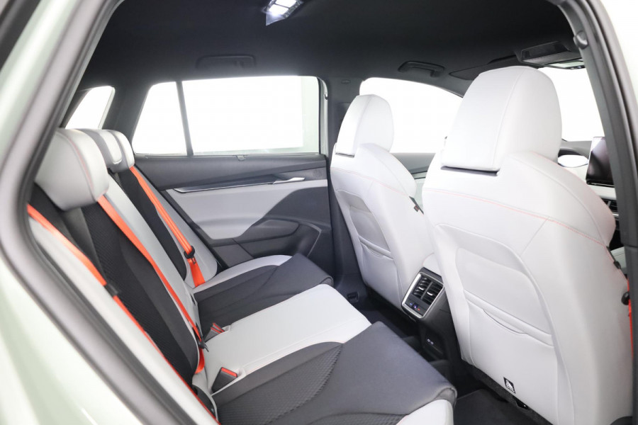 Škoda Elroq 85 Business Edition 286 PK | Business Upgrade Plus | 20 inch Neptune | Lodge interieur | Trekhaak | Warmtepomp | Winter pakket