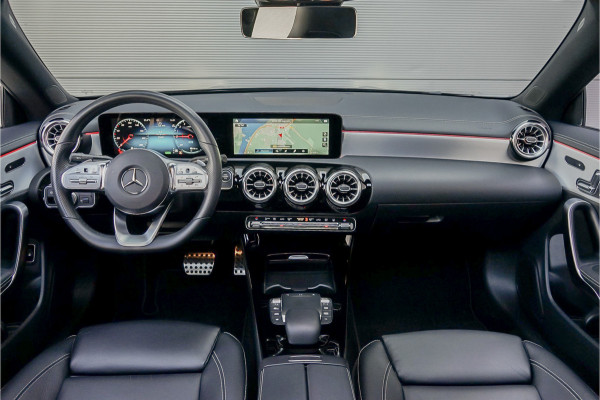 Mercedes-Benz CLA-Klasse 250 e AMG Pano Leder Ambiente Camera 19"