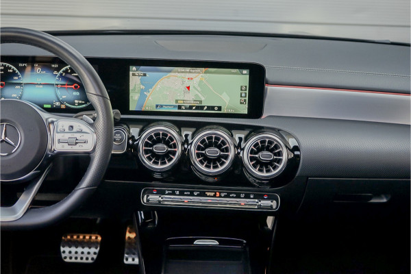 Mercedes-Benz CLA-Klasse 250 e AMG Pano Leder Ambiente Camera 19"