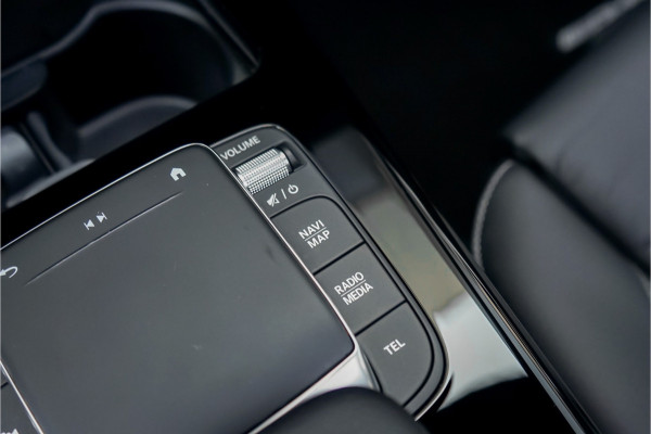 Mercedes-Benz CLA-Klasse 250 e AMG Pano Leder Ambiente Camera 19"
