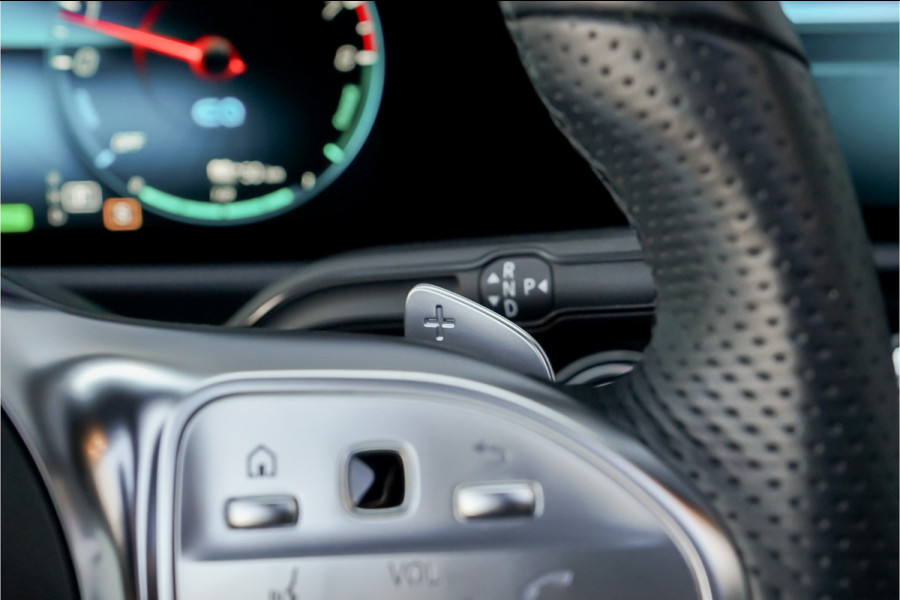 Mercedes-Benz CLA-Klasse 250 e AMG Pano Leder Ambiente Camera 19"