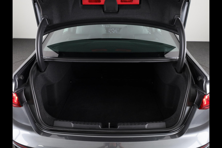 Audi A3 Limousine 35 TFSI S edition 150pk S-tronic | Navigatie | Full led koplampen | 18 inch Lichtmetalen velgen | Virtual Cockpit