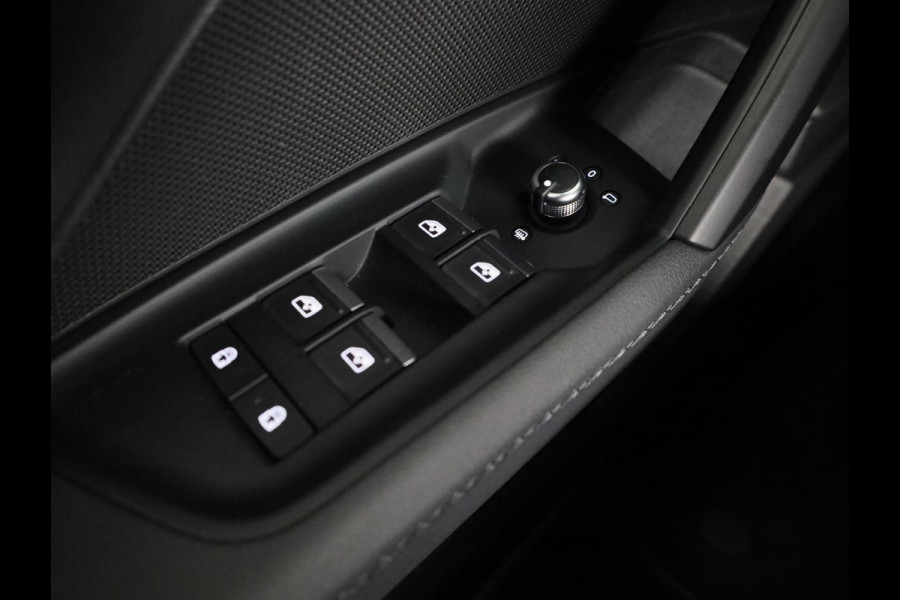 Audi A3 Limousine 35 TFSI S edition 150pk S-tronic | Navigatie | Full led koplampen | 18 inch Lichtmetalen velgen | Virtual Cockpit