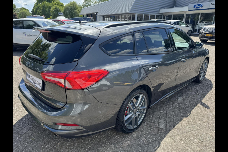 Ford FOCUS Wagon 2.3 EcoBoost ST-3 278pk | Adaptieve cruise control | Adaptieve LED |  Trekhaak | Winter Pack | Bang&Olufsen | Elektrische achterklep | Head up Display