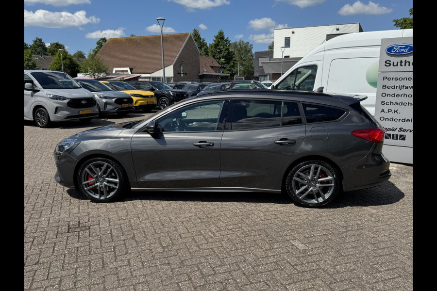 Ford FOCUS Wagon 2.3 EcoBoost ST-3 278pk | Adaptieve cruise control | Adaptieve LED |  Trekhaak | Winter Pack | Bang&Olufsen | Elektrische achterklep | Head up Display
