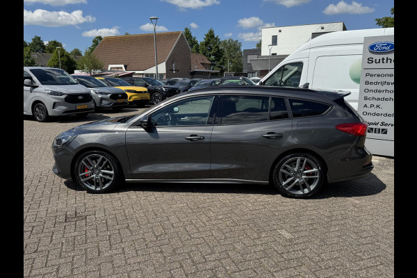 Ford FOCUS Wagon 2.3 EcoBoost ST-3 278pk | Adaptieve cruise control | Adaptieve LED |  Trekhaak | Winter Pack | Bang&Olufsen | Elektrische achterklep | Head up Display