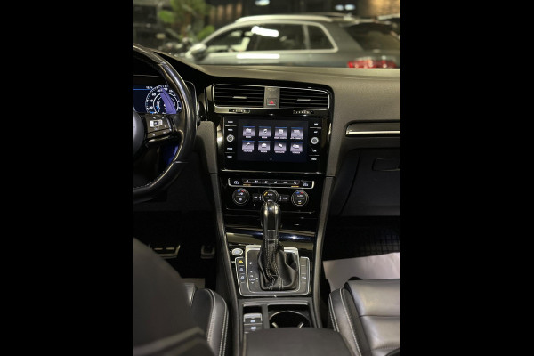 Volkswagen Golf 2.0 TSI 4Motion R|PANO|KEYLESS|LEDER