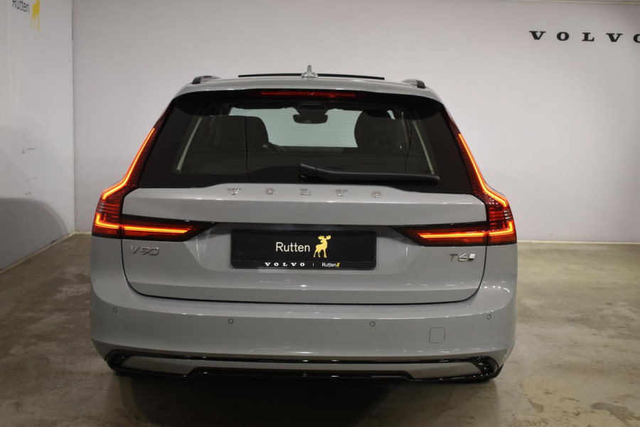 Volvo V90 T6 350PK Automaat Plug-in hybrid AWD Ultra Dark / Panoramadak / 360 camera / Head-up display / Trekhaak