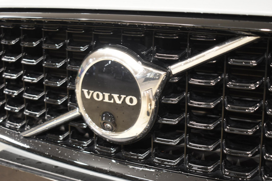 Volvo V90 T6 350PK Automaat Plug-in hybrid AWD Ultra Dark / Panoramadak / 360 camera / Head-up display / Trekhaak