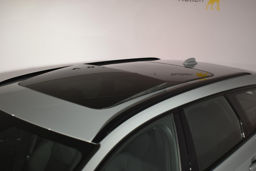 Volvo V90 T6 350PK Automaat Plug-in hybrid AWD Ultra Dark / Panoramadak / 360 camera / Head-up display / Trekhaak