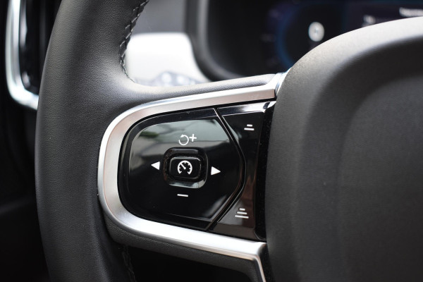 Volvo V90 T6 350PK Automaat Plug-in hybrid AWD Ultra Dark / Panoramadak / 360 camera / Head-up display / Trekhaak