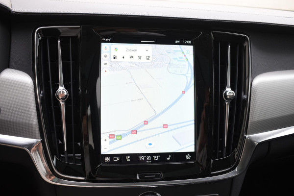 Volvo V90 T6 350PK Automaat Plug-in hybrid AWD Ultra Dark / Panoramadak / 360 camera / Head-up display / Trekhaak