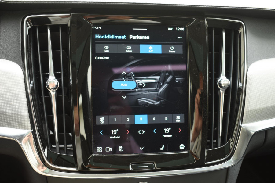 Volvo V90 T6 350PK Automaat Plug-in hybrid AWD Ultra Dark / Panoramadak / 360 camera / Head-up display / Trekhaak