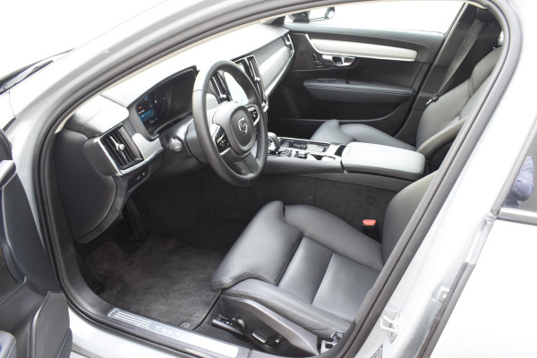 Volvo V90 T6 350PK Automaat Plug-in hybrid AWD Ultra Dark / Panoramadak / 360 camera / Head-up display / Trekhaak