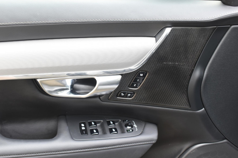 Volvo V90 T6 350PK Automaat Plug-in hybrid AWD Ultra Dark / Panoramadak / 360 camera / Head-up display / Trekhaak