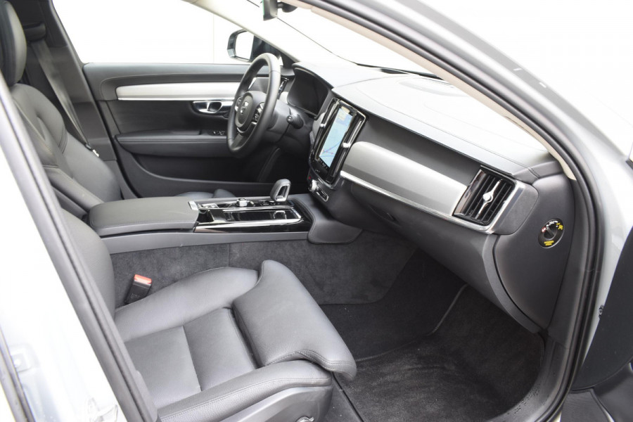 Volvo V90 T6 350PK Automaat Plug-in hybrid AWD Ultra Dark / Panoramadak / 360 camera / Head-up display / Trekhaak