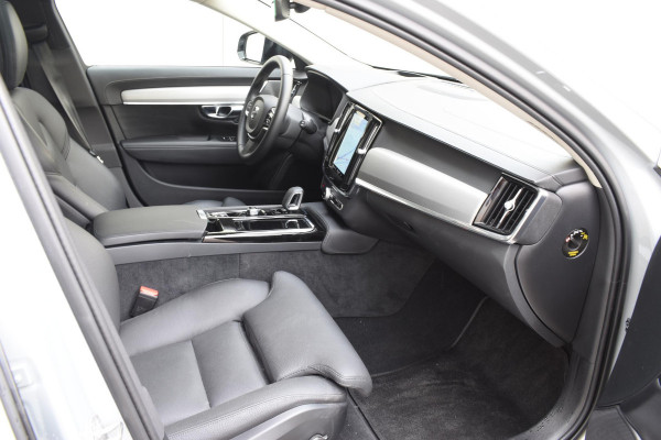 Volvo V90 T6 350PK Automaat Plug-in hybrid AWD Ultra Dark / Panoramadak / 360 camera / Head-up display / Trekhaak