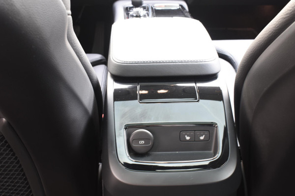Volvo V90 T6 350PK Automaat Plug-in hybrid AWD Ultra Dark / Panoramadak / 360 camera / Head-up display / Trekhaak