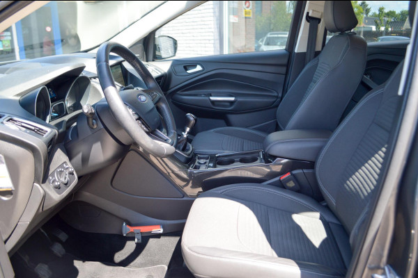 Ford Kuga 1.5 EcoBoost Titanium | Afn. trekhaak | 1800 kg trekgewicht | Navigatie